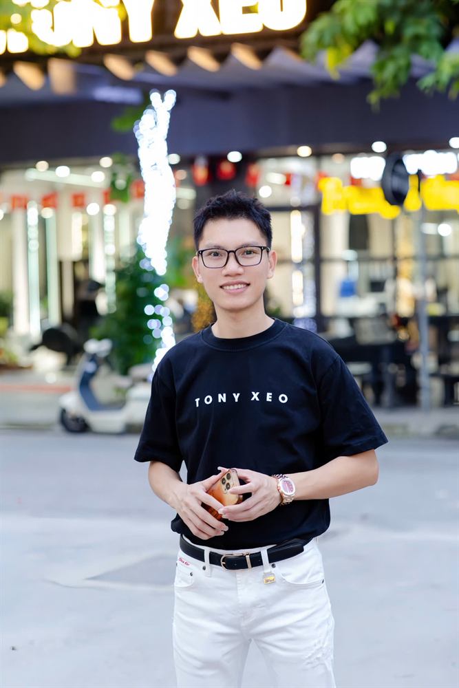 Dũng Trung (Tony Xèo) - chủ salon